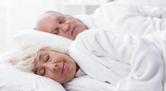 高齢者のための睡眠のヒントと睡眠の質を向上させるテクニック